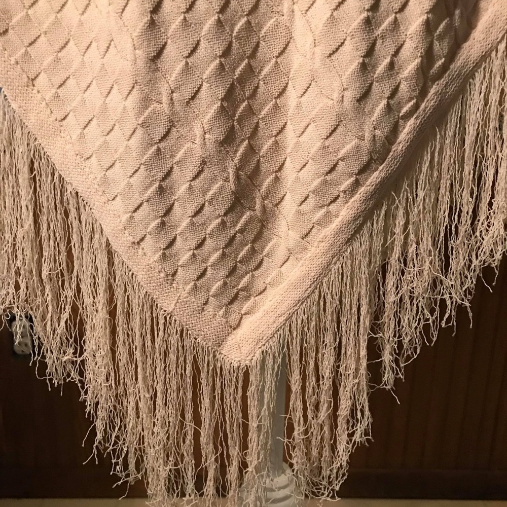 Vintage Cream Cowl Neck Shawl - Picture 5 of 7